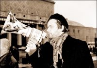 Дмитрий Костенко с мегафоном