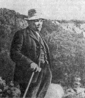 В. И. Ленин на прогулке в горах (Польша, 1914 год)