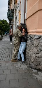 Во Львове сотрудник ТЦК душил женщину, которая пыталась помешать мобилизации мужчины