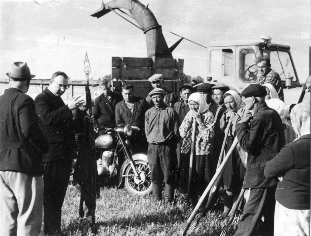 Забавин и красное знамя (вероятно, конец 1960‑х — начало 1970‑х)
