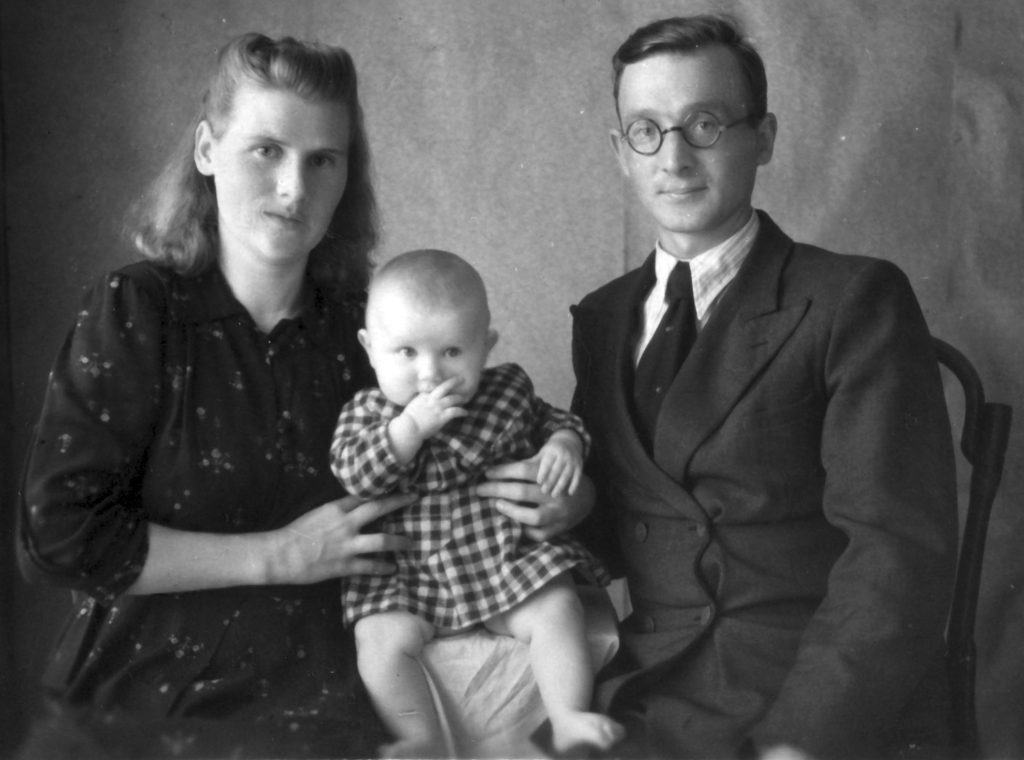 Забавины с дочкой Надей. 1951 г.