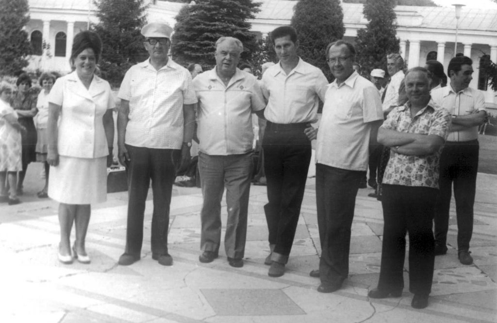 Марьино, июль 1981 г. Справа от деда, похоже, тот самый Н. Г. Корытков.