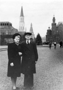 Молодая семья Забавиных
