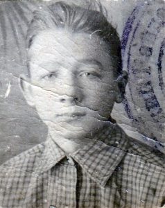 Фото П. А. Забавина в комсомольском билете, 1940 г.