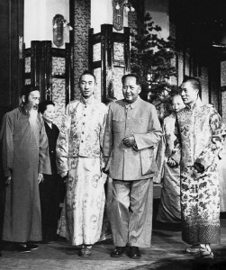 Встреча в 1956 г. Справа от Мао Цзэдуна — Далай-лама, слева — Панчен-лама, Чжан Лань и Сун Цинлин.
